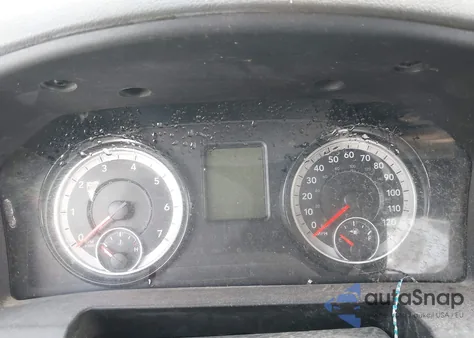 2018 Ram 1500 Express 4X4 6'4 Box z USA, uszkodzony, nr VIN 1C6RR7FT8JS187394